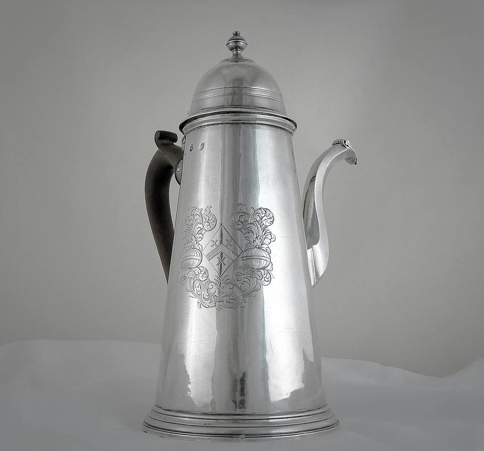 UNA OLLA DE CHOCOLATE DE PLATA ESTÁNDAR FINA REINA ANNE BRITANNIA Foto 1 de 1