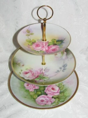 Заказная трехъярусная подставка для торта для чаепития с винтажными расписанными вручную тарелками - Изображение 1 из 4
