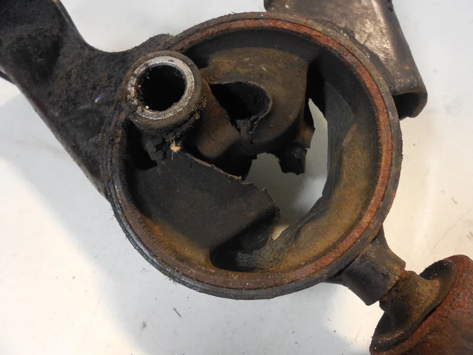 00-05 Toyota Celica GTS Par de soportes de motor delanteros + traseros BUJES MALOS Foto 1 de 4