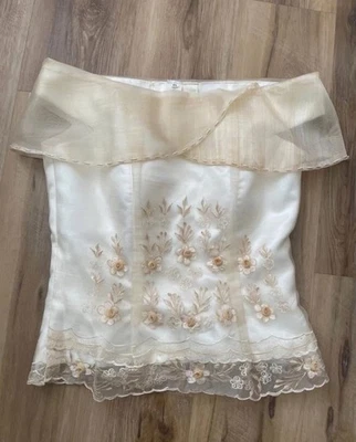 Top Filipiniana Foto 1 de 3