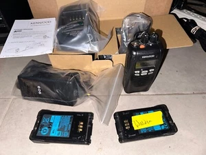 Kenwood NX300 NX-300 NEXEDGE UHF 400 - 470 MHz 512 Channel 5 Watt 2 Way Radio - Picture 1 of 8