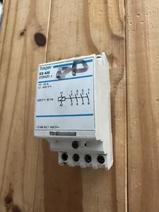 CONTACTOR HAGER 20 AMPERIOS ES420 239420 400v - Imagen 1 de 6