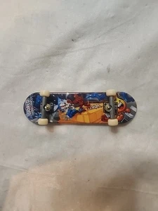 Tech Deck Rock 'Em Sock 'Em Robots Fingerboard Skateboard  - Bild 1 von 5