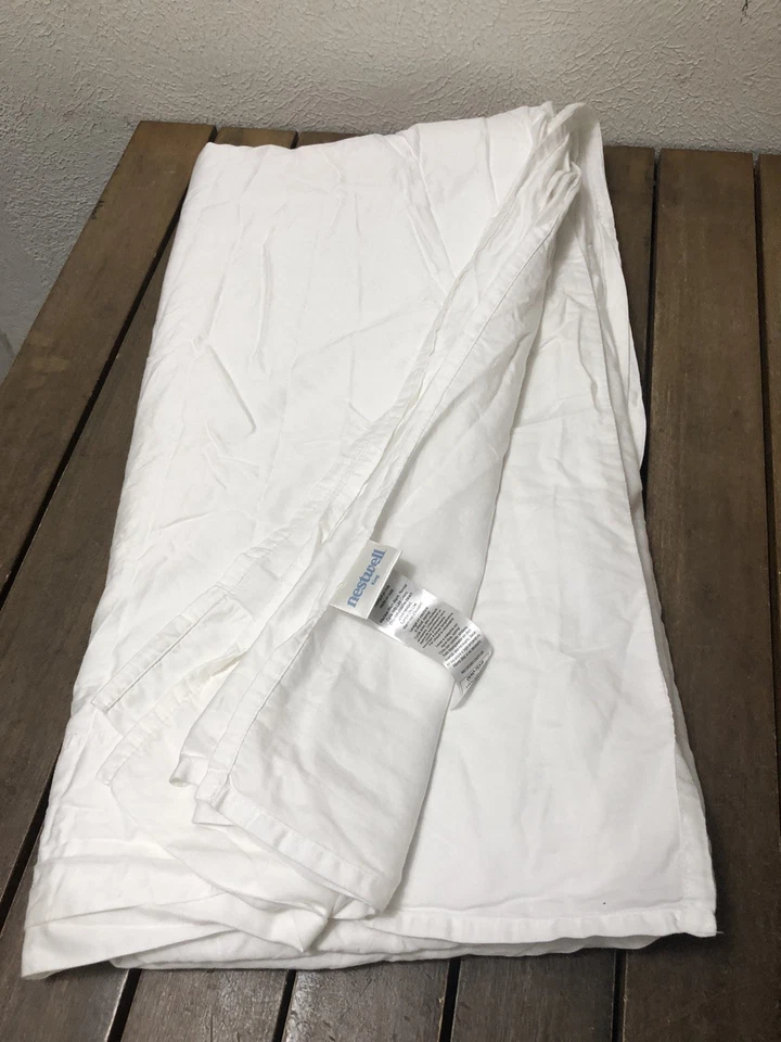 "Sábana plana blanca Nestwell fresca y suave 400 TC algodón satén king 115x101"" usada en excelente estado" Foto 1 de 4