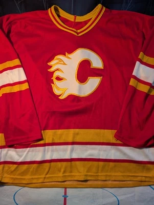 Vintage NHL CCM Maska Calgary Flames Red Hockey Jersey, Size L - Image 1 of 4