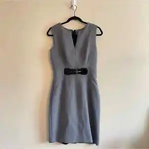 Milly Wool Blend Gray V Neck Knee Length Pencil Dress Sleeveless Women's Size 8 - Picture 1 of 10