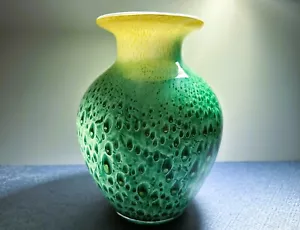 VTG Teal Green Blue and Yellow Art Glass Vase Showing Stunning Peacock Pattern - Picture 1 of 11