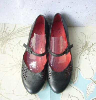 Pas de Rouge Negro Perforado Lthr Mary Jane Cuñas Ocultas Italia Minimalista 9.5 Foto 1 de 4
