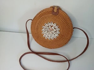 Romeo Roma Woven Straw Seashell Crossbody Bag MINT Condition - Picture 1 of 6