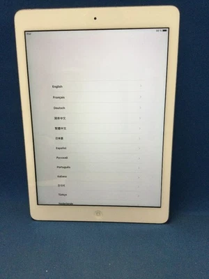 Apple iPad A1474 4th Gen 9.7" 16GB Wi-Fi Tablet White Silver iOS Touchscreen - Image 1 of 4