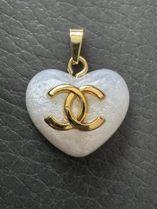 💛Chanel Zipper Pull/ Charm White Pearl color with gold 18mm 💛 - Picture 1 of 4