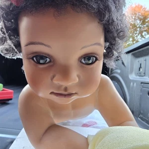 Rara bambola artista edizione limitata "Maya" di Pamela Erff in no COA 212/600 - Foto 1 di 6