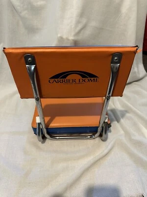 锡拉丘兹橙色复古硬背体育场漂白者靠垫座椅足球 — 第 1/4 张图片