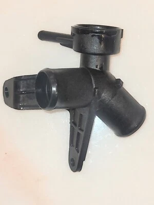 Radiator Filler Neck Hose Connector For Scion xD 2008-2014 OEM # 16502-37010  Foto 1 de 4