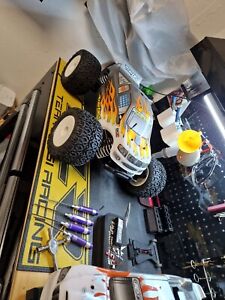  Team Losi LST2 1/8 Nitro, Spare Parts, Tires King-Pin