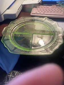 Rare Vintage Anchor Hocking Green Depression 3 Sectioned Plate - Picture 1 of 3