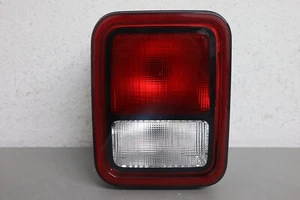 2020 2022 JEEP GLADIATOR LEFT SIDE TAIL LIGHT - Picture 1 of 14