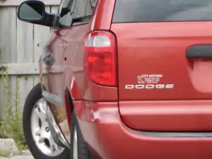 2003 Dodge Caravan SE 4dr Mini Van - Picture 1 of 12