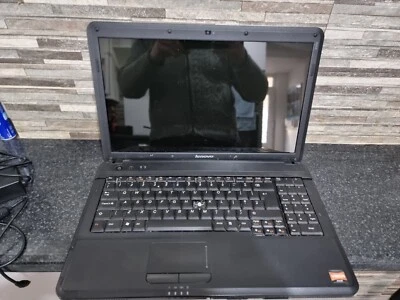 G1226 LENOVO G555 LAPTOP FAULTY SPARES & REPAIRS ONLY FOR PARTS NOT WORKING - Image 1 of 4