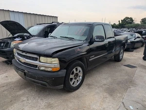 Passenger Corner/Park Light Below Headlamps Fits 00-06 SUBURBAN 1500 557062 - Picture 1 of 12