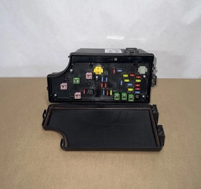 2010-2012 Jeep Patriot Compass Dodge Caliber Fuse Box TIPM P04692333AB OEM - Image 1 of 4