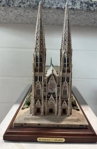 St. Patrick’s Cathedral Sculpture New York Danbury  Vintage 90s Rare - Picture 1 of 7