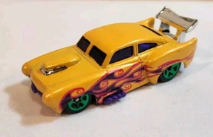 2001 Hot Wheels JADED Yellow Die Cast Car Mattel Advent Calendar - Picture 1 of 4