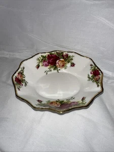 Plato de caramelo de carne dulce ovalado vintage Royal Albert Bone China Old Country Roses usado en excelente estado - Imagen 1 de 5