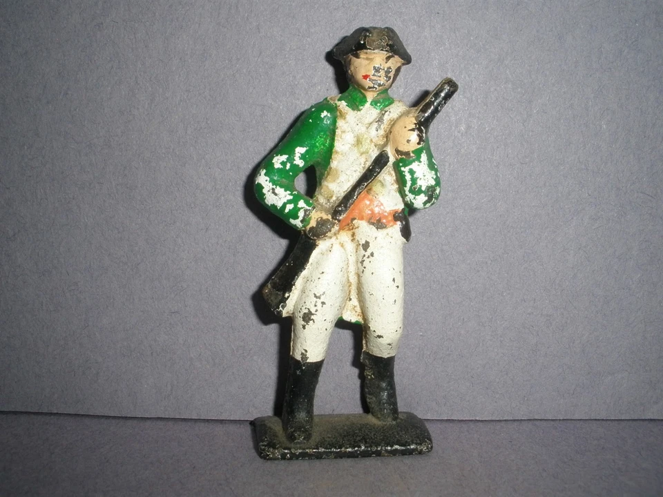 BARCLAY, MANOIL, GREY IRON VINTAGE ANTIQUE TOY SOLDIER  COLONIAL SOLDIER (G1) !! - Image 1 of 3