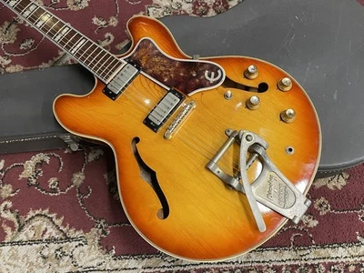 Epiphone E212T Sheraton con Bigsby original (1967 vintage) Sunburst Foto 1 de 4