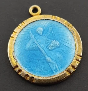 VINTAGE CATHOLIC GOLD TONE ENAMEL SAINT CHRISTOPHER RELIGIOUS MEDAL - Picture 1 of 3