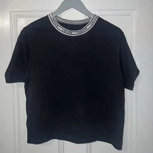 Ladies Levi’s Black T-shirt Size Small - Picture 1 of 3