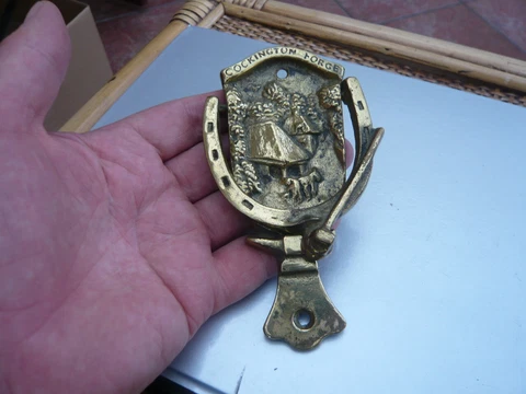 ANTIQUE STYLE VINTAGE OLD BRASS DOOR KNOCKER COCKINGTON FORGE ANVIL & HAMMER Cover