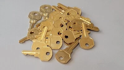 10 X Simplex B Key Cat 30 for Fire Alarm Pulls or Boxes & Simplex Time Clock - Image 1 of 2