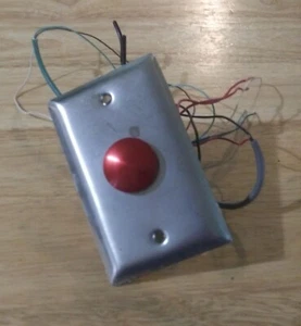 Intercom MCC Button PN CQ000413-01 - QTY 1 - Picture 1 of 3