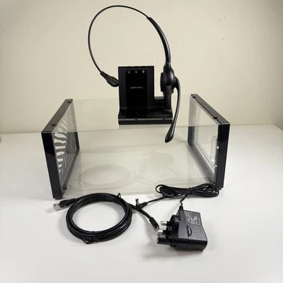 Plantronics WO2A Base Wireless Stereo Headset With Dock Plantronics WH300/A - Image 1 of 4