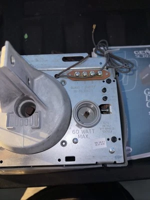 New Genie GarageDoor Opener Intellicode Screw Drive Model H4000A Motorhead Only - Image 1 of 4