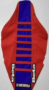 Cubierta de asiento con agarre acanalado Enjoy MFG Beta RR Enduro 2020-2024 rojo azul rojo logotipo - Imagen 1 de 2