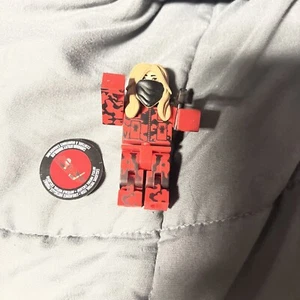 Roblox Series 12 BLOX ROYALE SHOTGUN MILITIA + CANADIAN UTILITY BANDOLIER Code - Picture 1 of 1