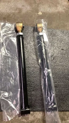 Brazos de control ajustables inferiores traseros Bronco Skyjacker 21-25 Foto 1 de 2