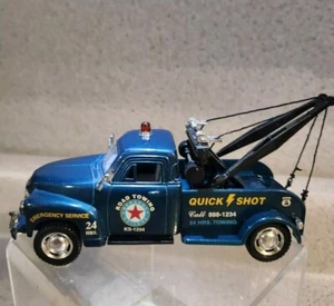Kinsmart 1:38 diecast pull back Quick Shot 1953 Chevrolet Wrecker - Picture 1 of 10