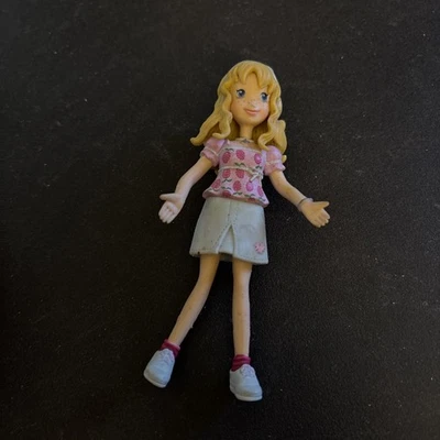 4.5" Holly Hobbie Clubhouse Girl Poseble Friends Mini Doll - Image 1 of 4