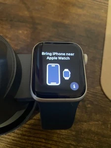 Apple Watch SE 40 mm Blue Case (MKQL3LL/A) - Photo 1 sur 10