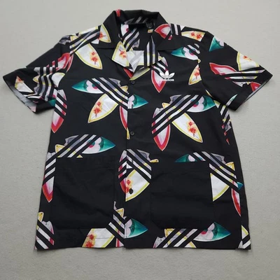 Camisa Adidas Pharrel Williams masculina pequena preta com botões surf havaiano praia piscina - Imagem 1 de 4