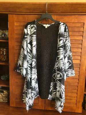 Nuevo con Etiquetas Pequeño Mediano Laura Ashley Chaleco Kimono Mantón Natación Cubierta Talla  Foto 1 de 4