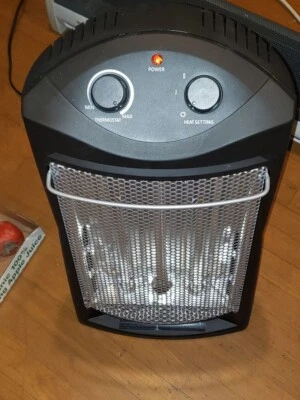 Mainstays 1500W Cuarzo Eléctrico Espacio Infrarrojo Sol Como Calentador Radiante Negro Foto 1 de 3