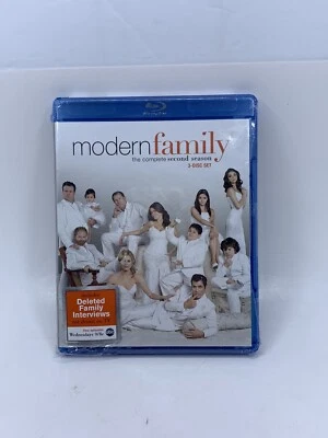 NEW SEALED - Modern Family: Season 2 (BluRay, 2010) - Image 1 of 4