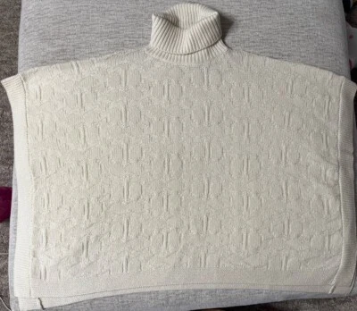 Nuevo con etiquetas Poncho Coach Para Mujer Signature Cuello Alto Mezcla Lana - Marfil Talla M/L $498 Foto 1 de 4