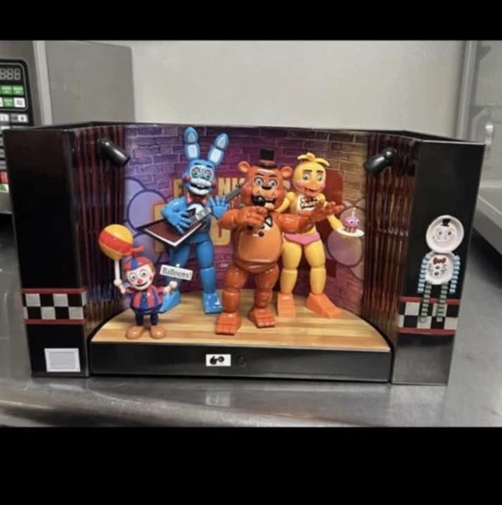 Película FNAF 2025 Personajes en el escenario Palomitas Cubo Regal Teatro Preventa 4 de noviembre Foto 1 de 1