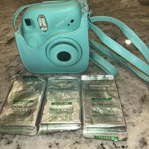 Fujifilm Instax Mini 7+ Plus Instant Camera ~ Seafoam Green Bundle - Case, Film! - Picture 1 of 6